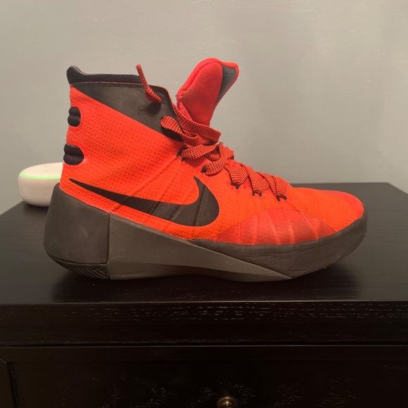 Nike 2015 Hyperdunks - Picture 3 of 6
